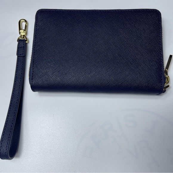 NWOT TORY BURCH NAVY WALLET WITH DETACHABLE WRISTLET STRAP - Picture 2 of 16